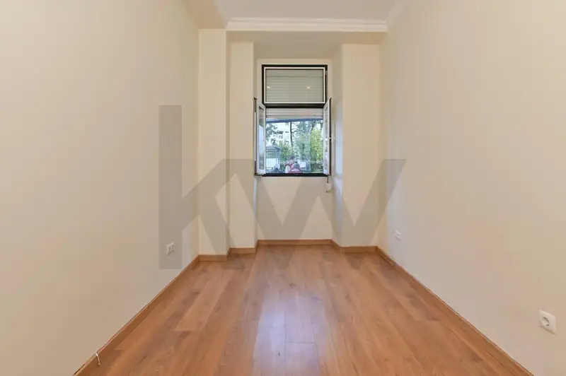 Photo 5 of 22