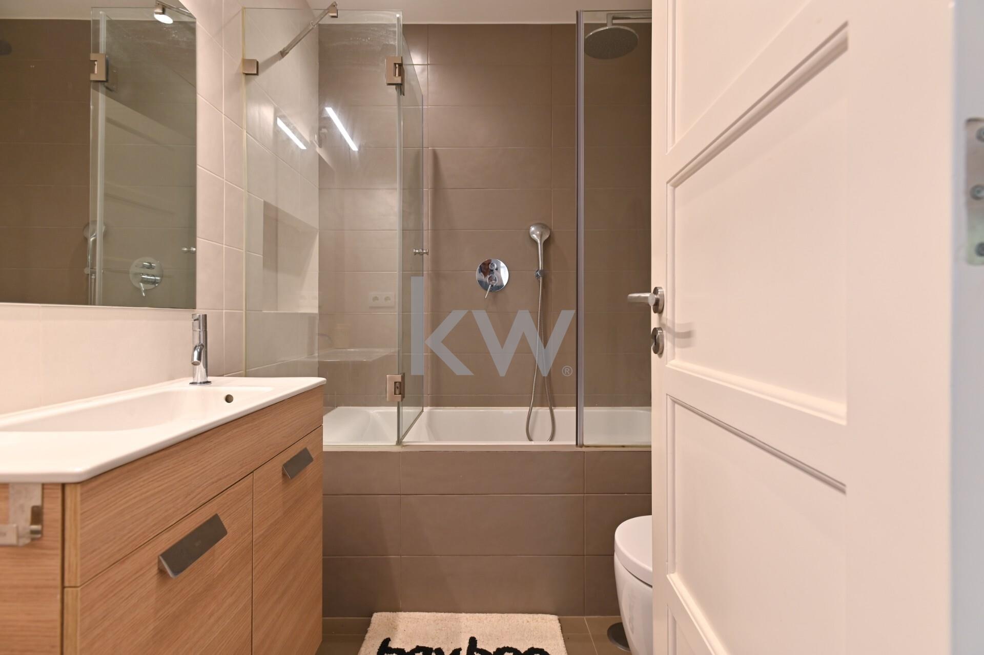 aa2b0869-59d0-4e6f-b043-b3c05107c4ca