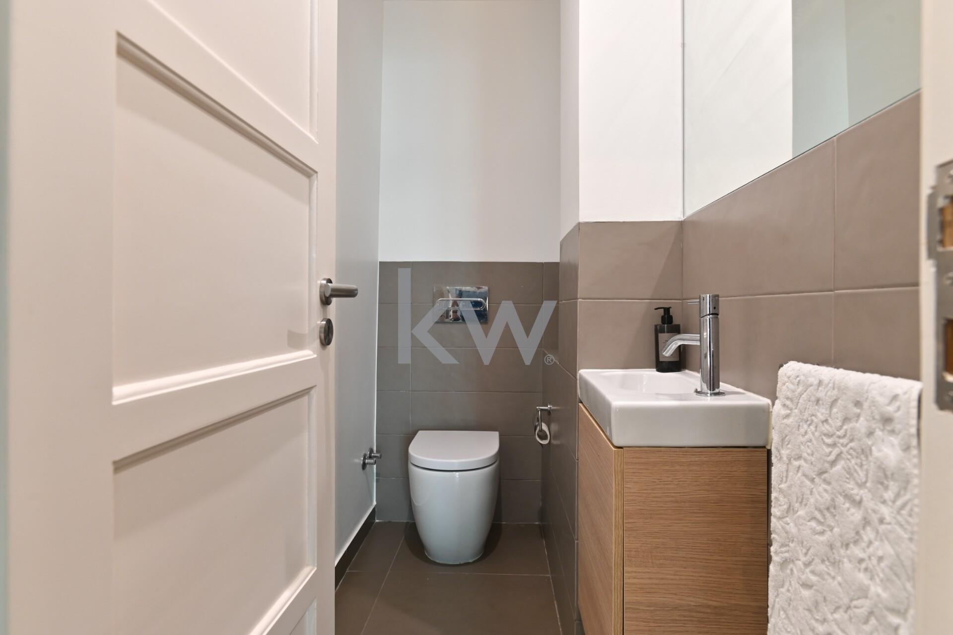 b5b5d198-1493-4a63-afdc-9d8b155b0d86