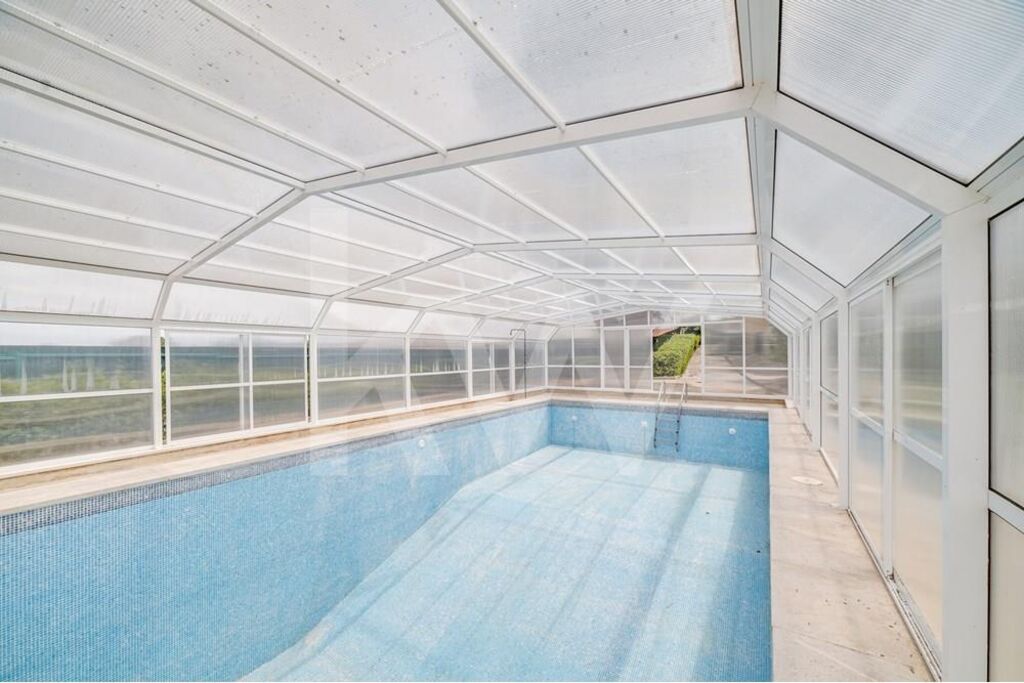 01a9d52b-85a5-4fe7-824b-1e2bf8b4d36e