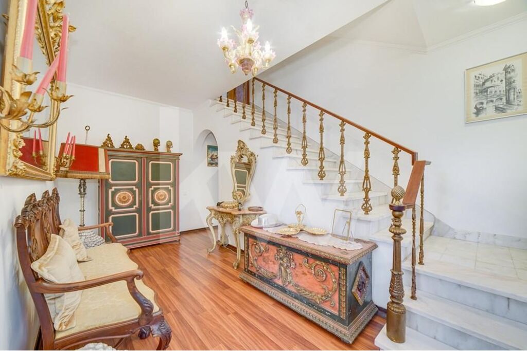 8c12ad5d-ee24-4977-b901-a7d98638d134