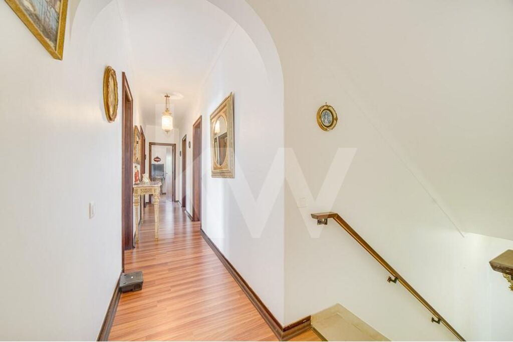 c6dff080-e7f3-4942-841d-e6b445814ce8